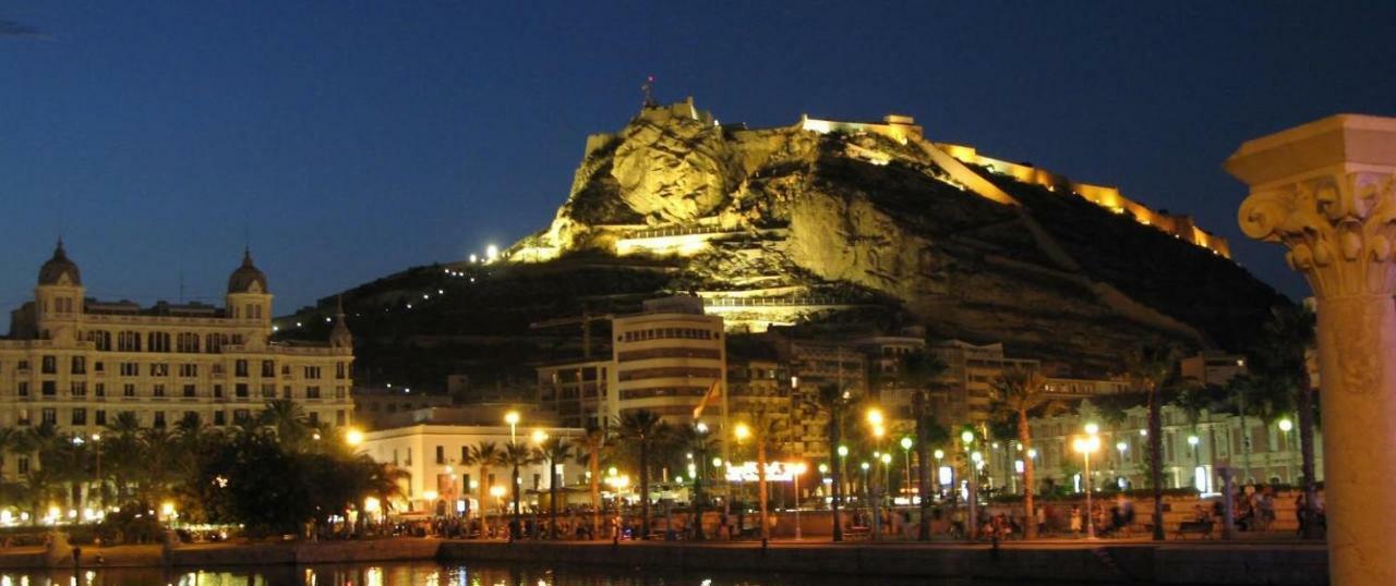 Un Lujo En El Corazon De Alicante Exterior photo